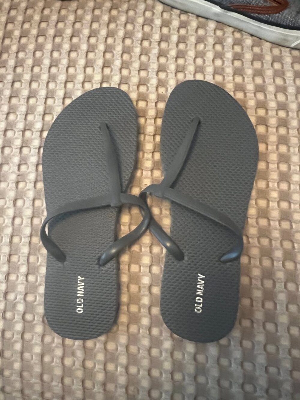 Old Navy Size 8 Flip Flops, NWT